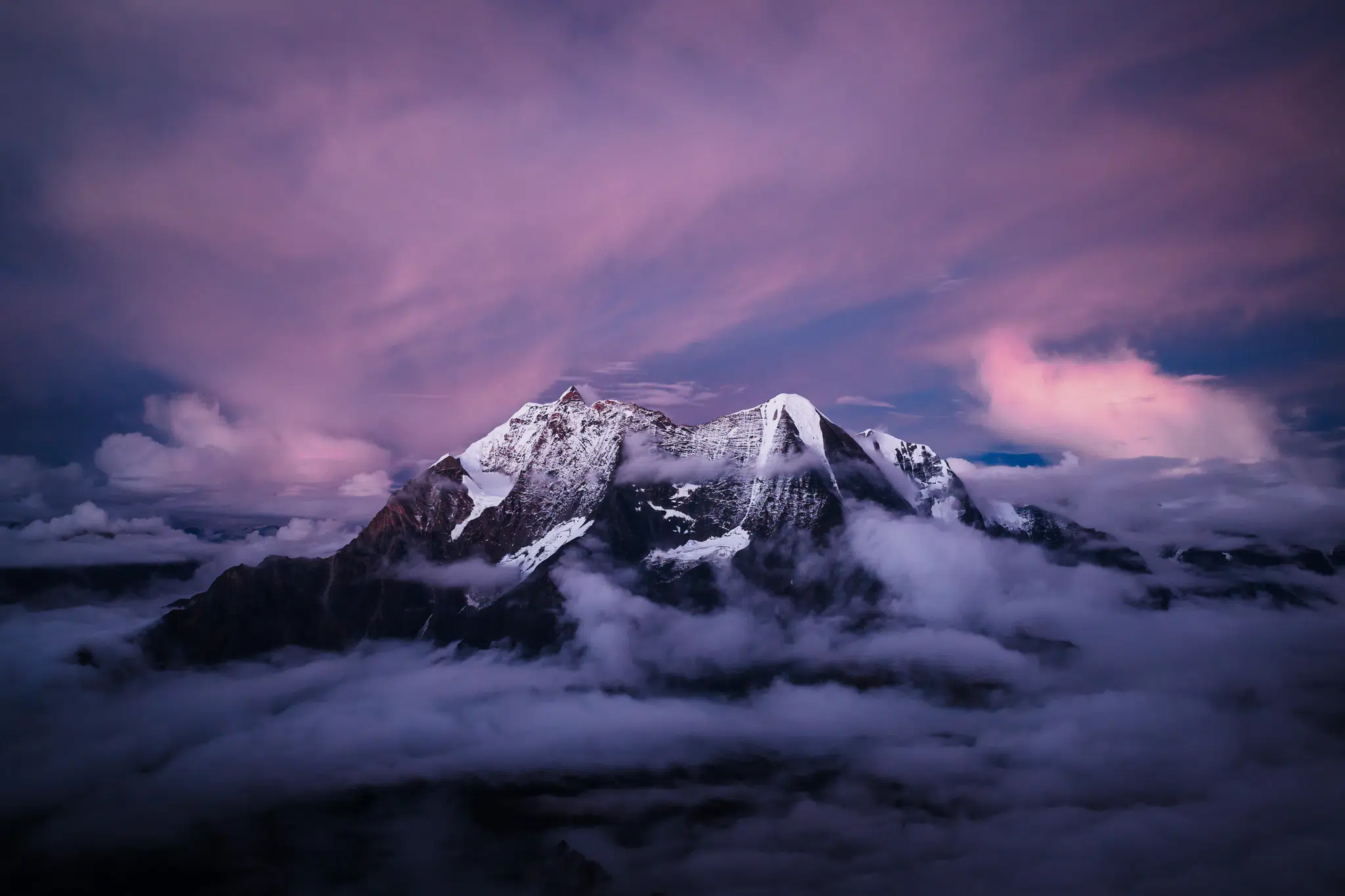 Gravir le Manaslu (8 163 m) avec Léa